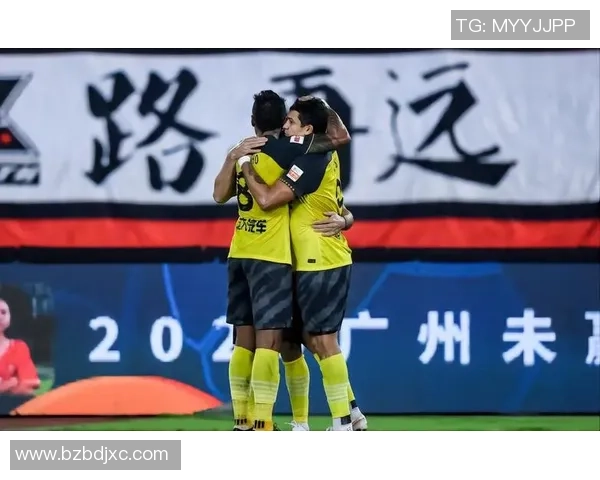 恒大与建业精彩对决重播回顾赛场瞬间与精彩进球解析